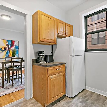 Well-Furnished 1Br Apt In Popular Spot - Belmont J3 Чикаго Екстериор снимка