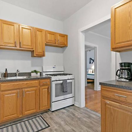 Well-Furnished 1Br Apt In Popular Spot - Belmont J3 Чикаго Екстериор снимка
