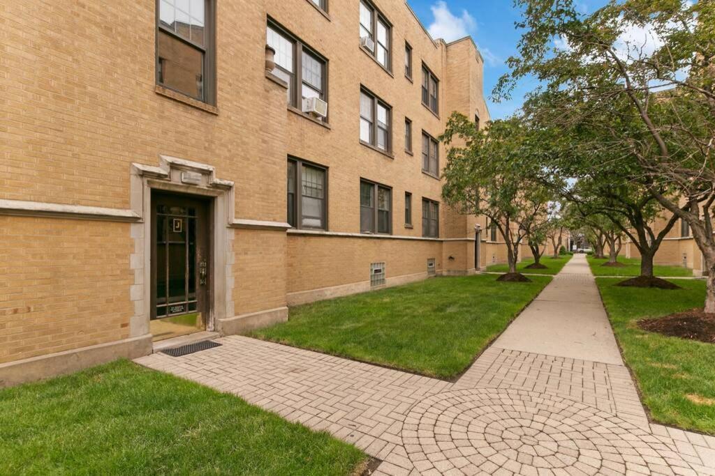 Well-Furnished 1Br Apt In Popular Spot - Belmont J3 Чикаго Екстериор снимка